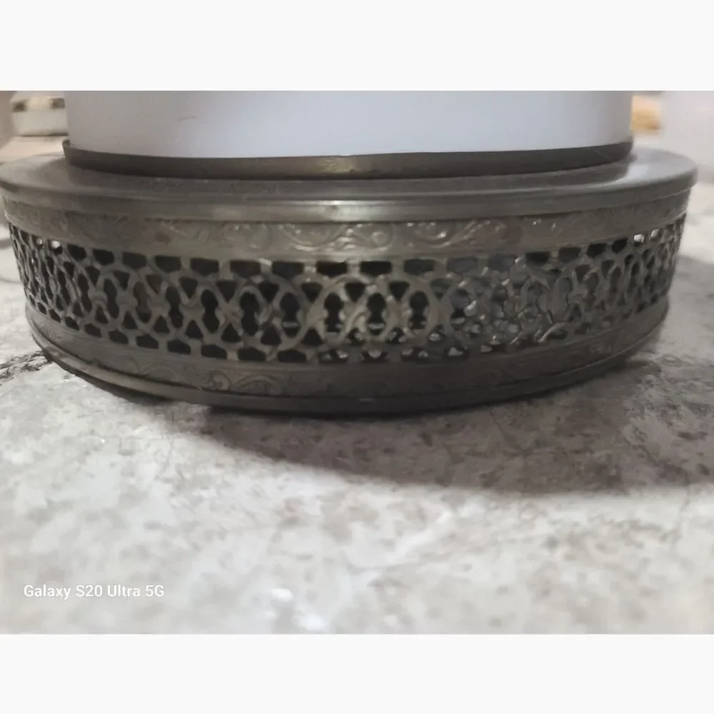 Source Unknown lamp measures